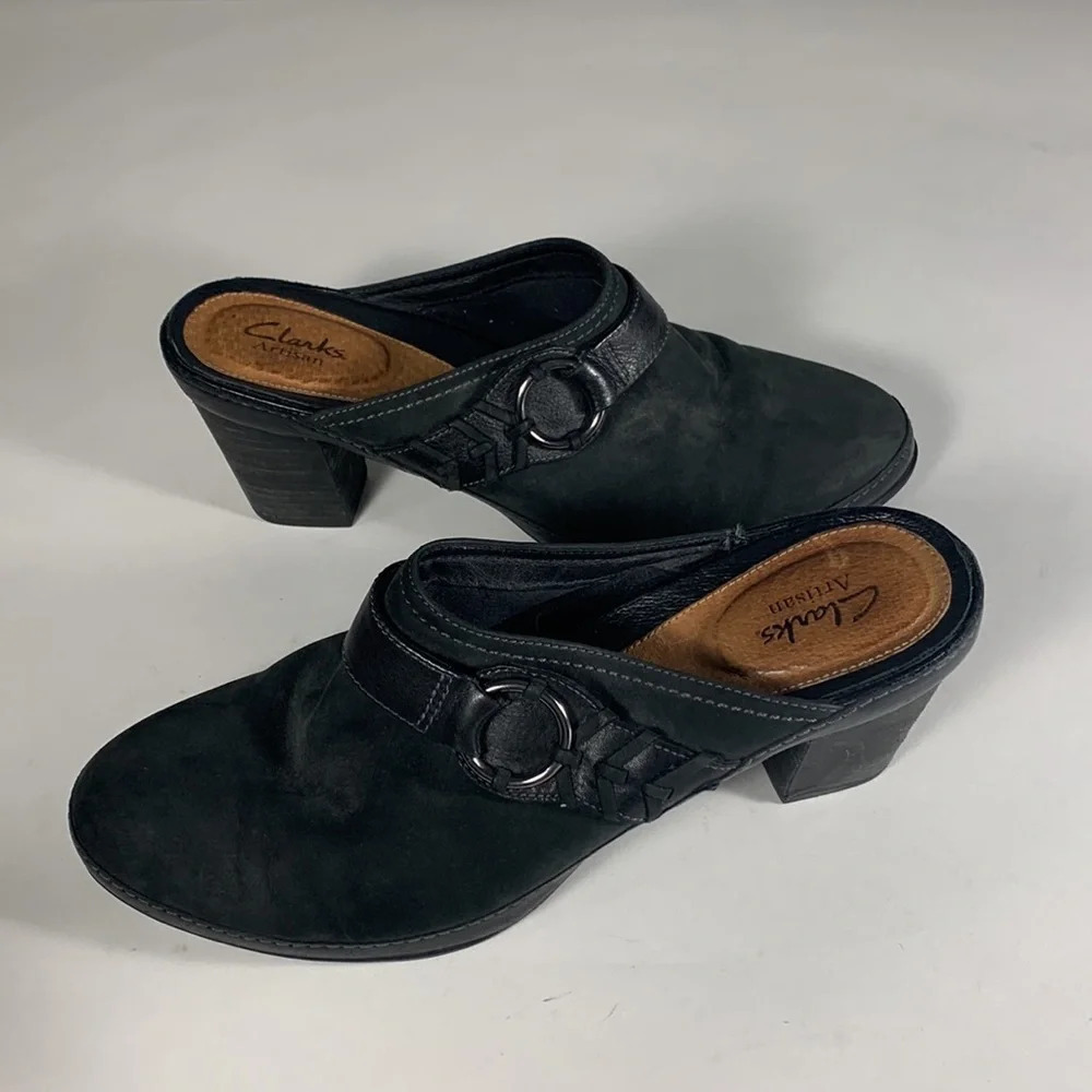 Clarks artisan mule heels black grey western size 9 leather buckle ring